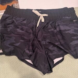 Vuori camo Athletic Shorts. NWT